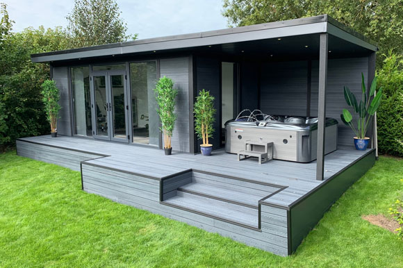 Hot Tub Garden Studio Ipswich