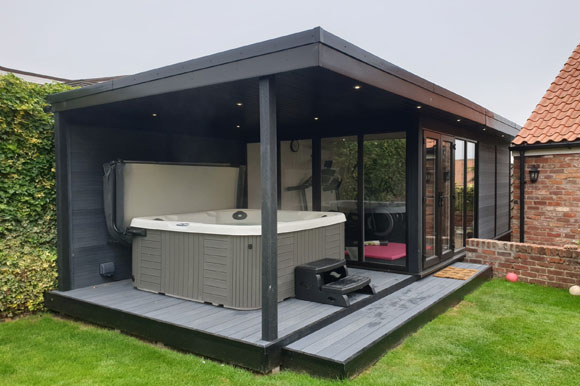 Relaxing Garden Room Hot Tub Retreat Ipswich